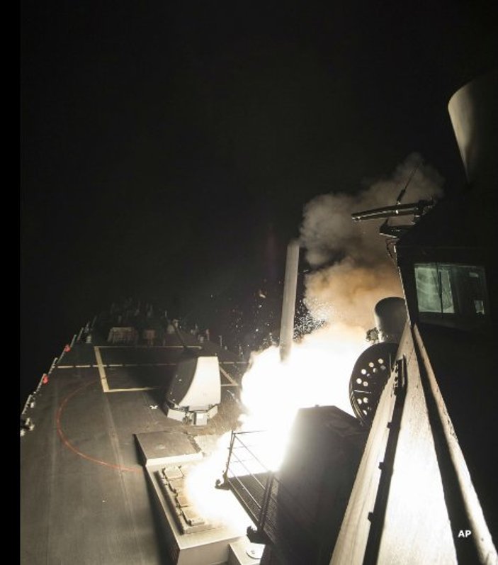 ABD Suriye rejimini Tomahawk'larla vurdu