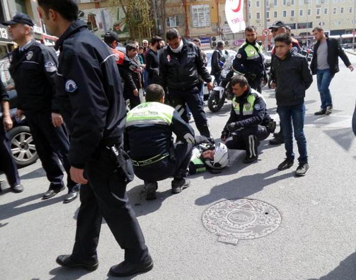 Kayseri'de motosikletli trafik polisi kazada yaralandı