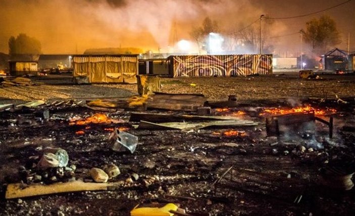 Fransa'daki mülteci kampında yangın