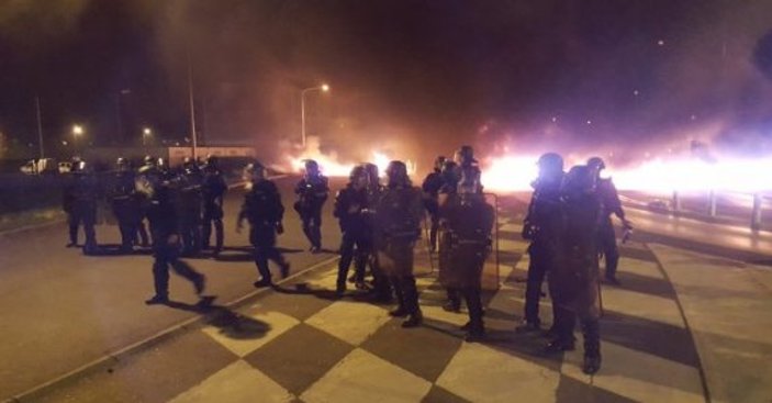 Fransa'da polis şiddeti bu kez gardiyanlara