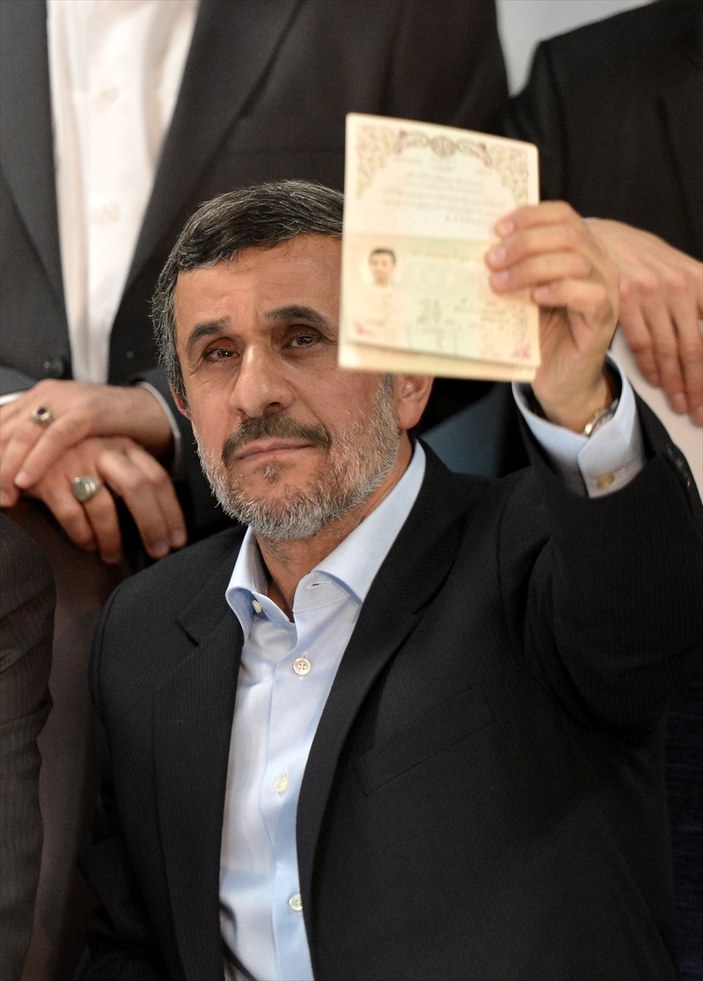 İran'da Ahmedinejad adaylığını koydu
