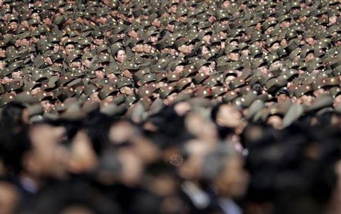 Kuzey Kore'de toplu açılış töreni: Milyonlar toplandı