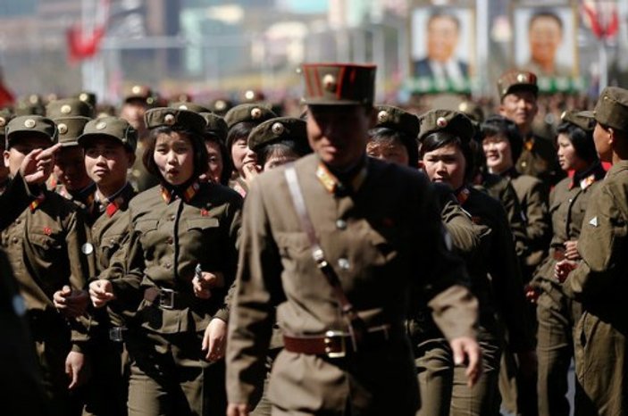 Kuzey Kore'de toplu açılış töreni: Milyonlar toplandı