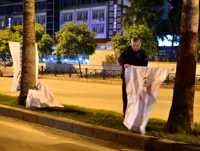 Adana'da referandum pankartlarına saldırı