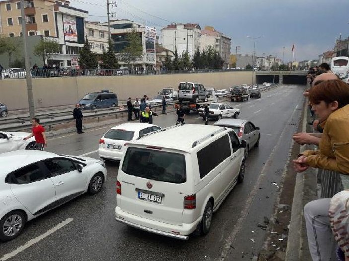 Kocaeli'de zincirleme kaza: 2 yaralı