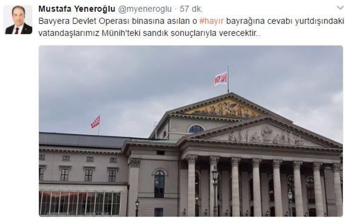 Almanya'da Münih Bavyera Opera binasında hayır bayrağı