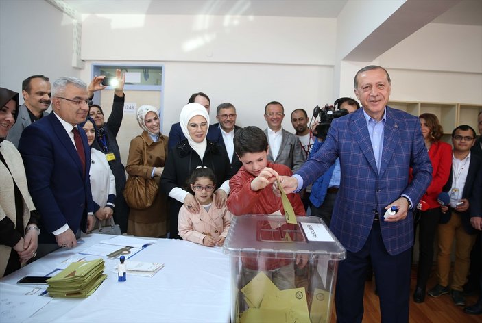 Erdoğan'ın oy kullandığı sandıktan 'evet' çıktı