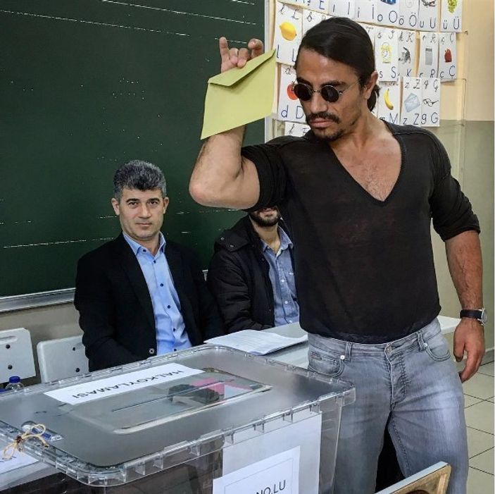 Ünlüler sandık başında