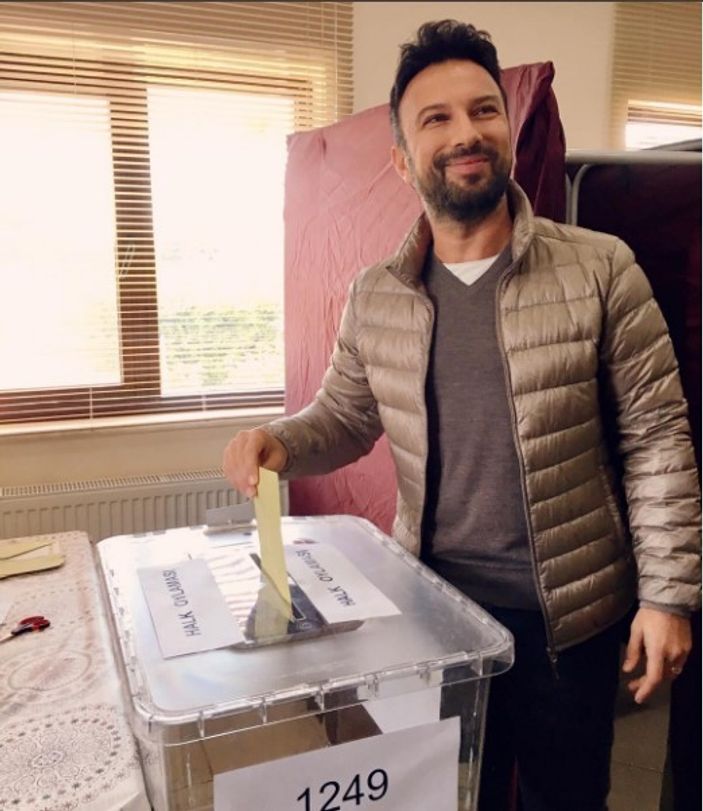 Ünlüler sandık başında