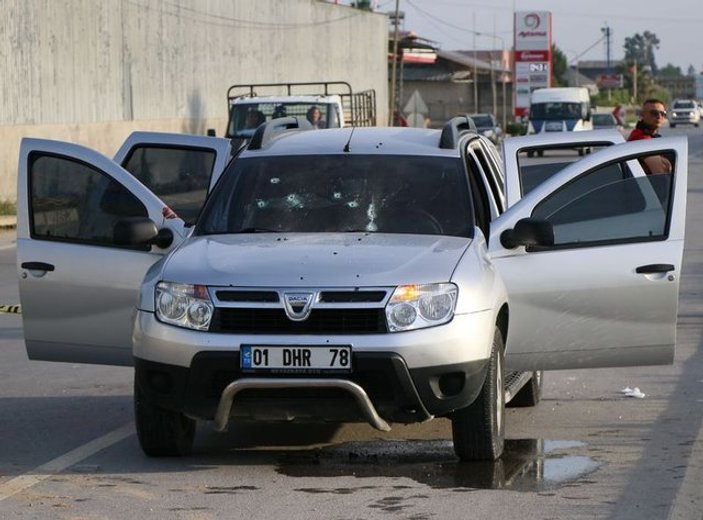 Adana'da kavşakta otomobili kaleşnikofla taradılar