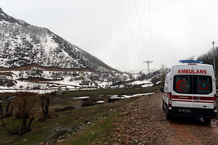 Tunceli'de düşen helikopterin enkazına ulaşıldı