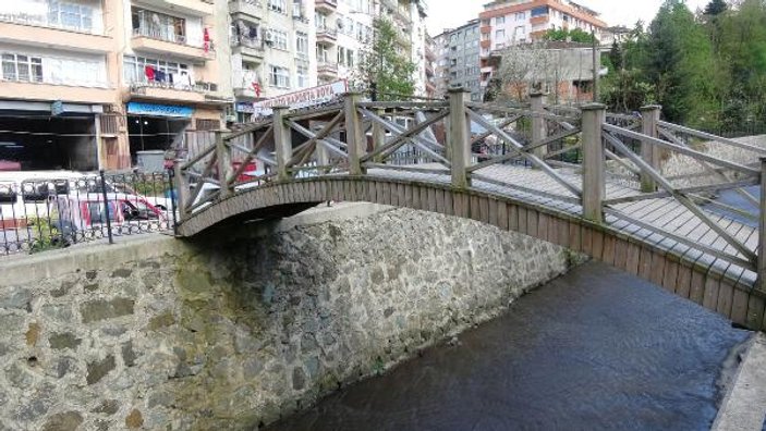 Rize'de çıkışı olmayan köprü