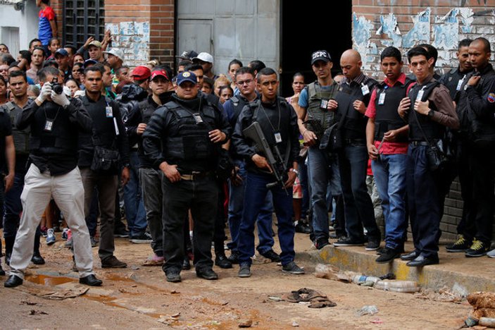 Venezuela'da şiddet ve yağma olayları