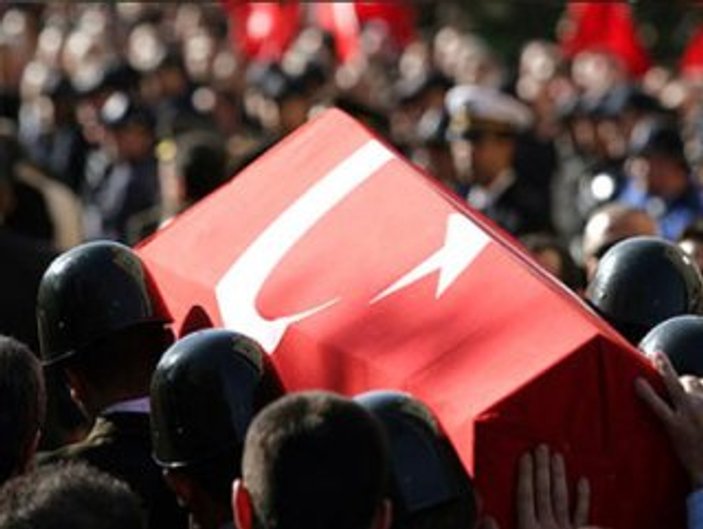 Diyarbakır'da teröristlerle çatışma: 1 şehit, 2 yaralı