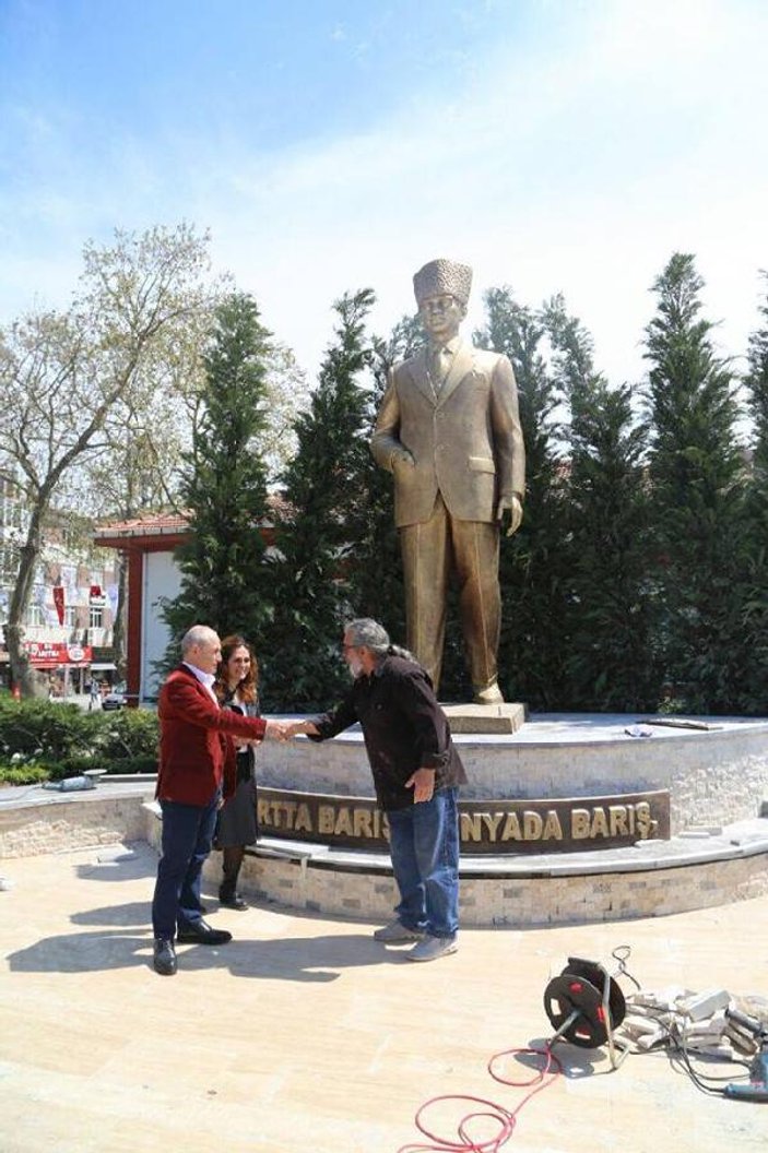 5.5 metre yüksekliğinde Atatürk anıtı açıldı