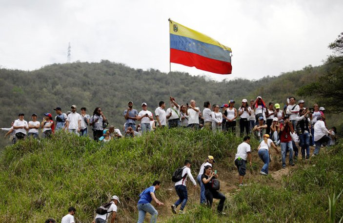 Venezuela'da protestolarda ölenler için sessiz yürüyüş