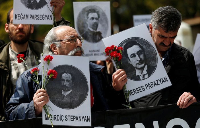 Sözde Ermeni soykırımı gösterisini protesto ettiler