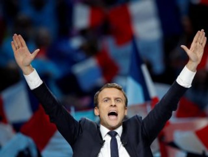 Fransa'da cumhurbaşkanı seçiminde Macron'un şansı yüksek