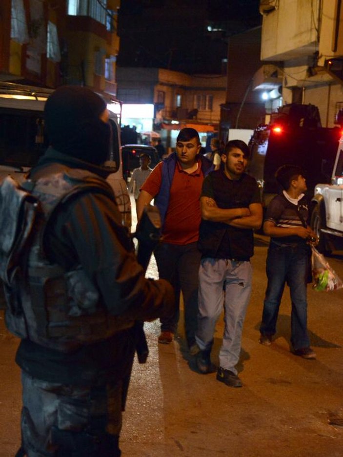 Adana'da 1000 polisle gece baskını
