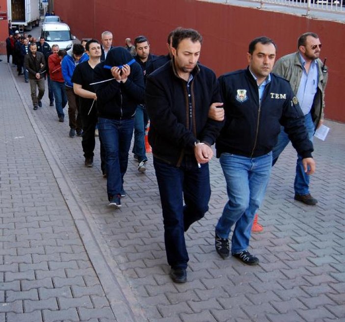 Kayseri'de 13 öğretmen FETÖ'den tutuklandı