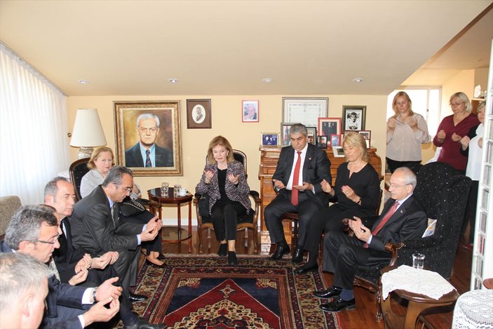 Kılıçdaroğlu, Erdoğan Teziç'in ailesine taziyeye gitti