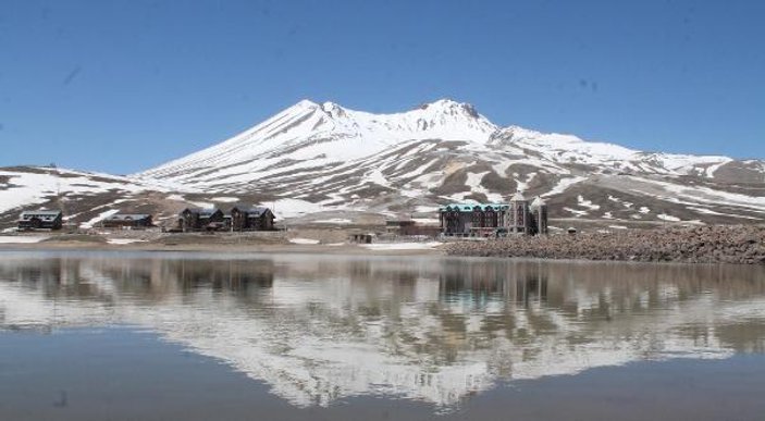 Erciyes Dağı'na bahar geldi
