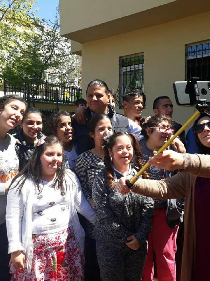 Kubat 'özel öğrenciler'le buluştu