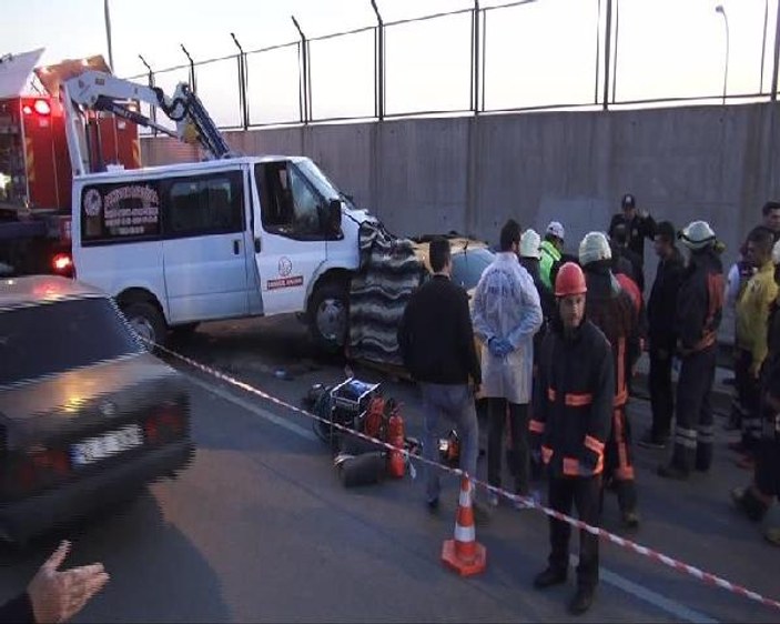 Maltepe'de feci kaza: 2 ölü 3 yaralı