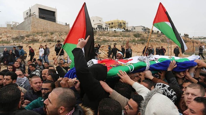 İsrail askerlerinin öldürdüğü Filistinli defnedildi
