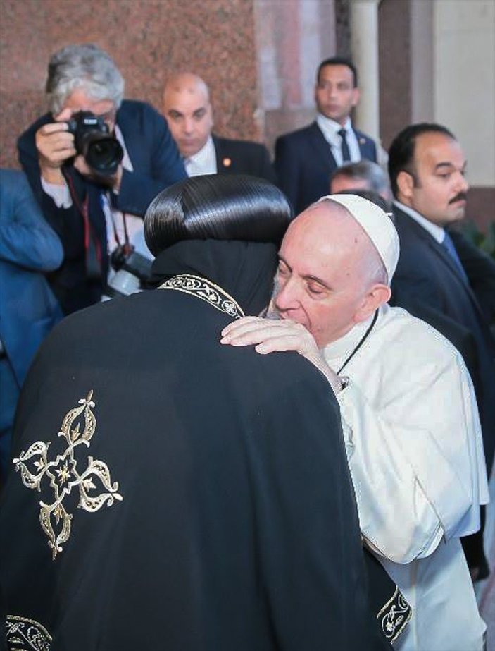 Papa Franciscus Kıpti Kilisesi lideriyle buluştu