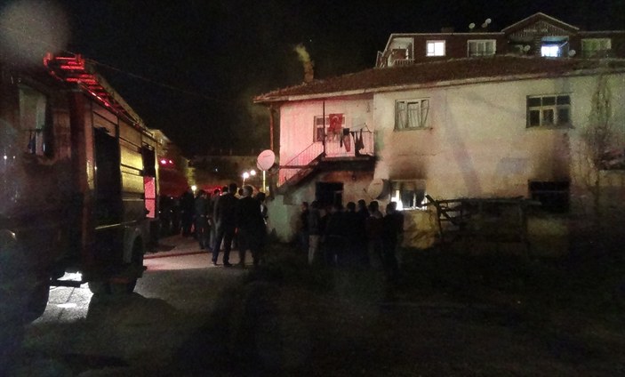 Ankara'da Suriyelilerin kaldığı gecekondu kundaklandı