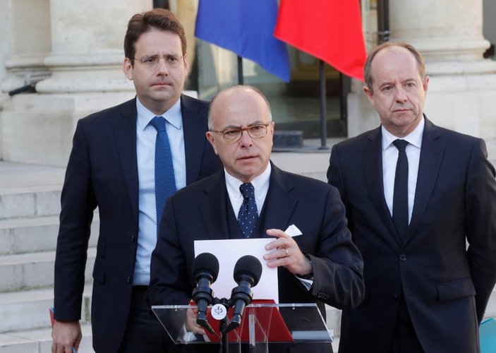 Fransa Başbakanı Cazeneuve'in evi soyuldu