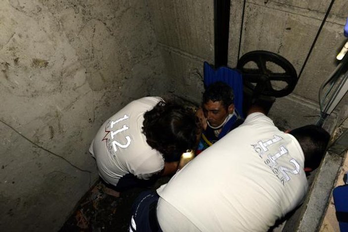 Suriyeli acemi hırsız asansör boşluğuna düştü