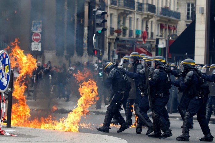 Fransa'da 1 Mayıs gösterilerinde çatışma çıktı
