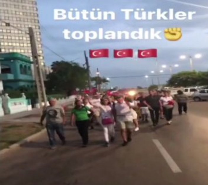 Küba'ya giden Türk solcuların 1 Mayıs kutlaması