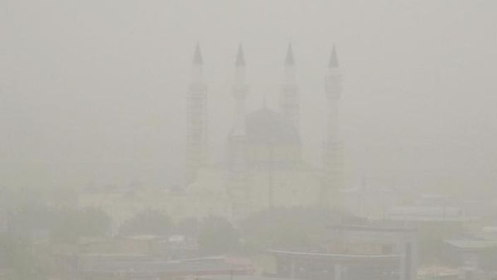 Şanlıurfa’yı toz bulutu kapladı