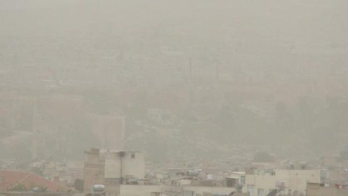Şanlıurfa’yı toz bulutu kapladı