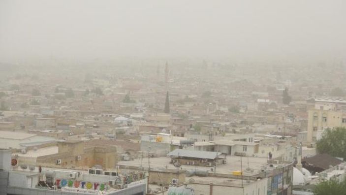 Şanlıurfa’yı toz bulutu kapladı