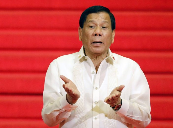 Duterte'den Trump davetine yanıt