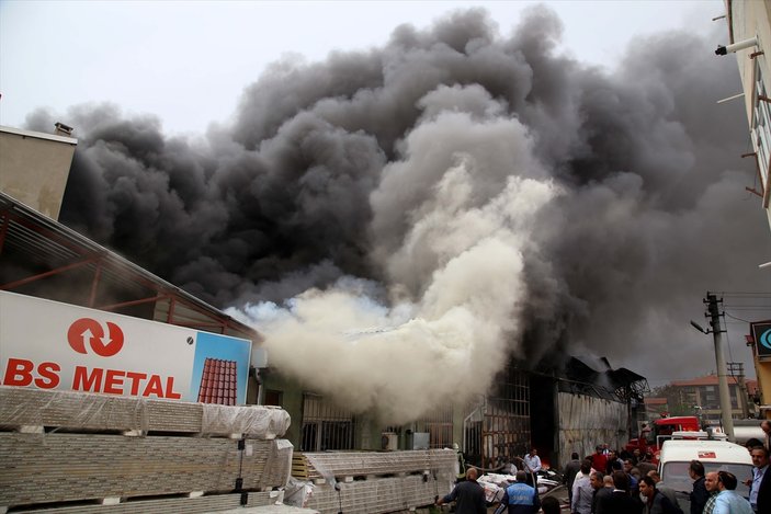 Isparta'da fabrika yangını
