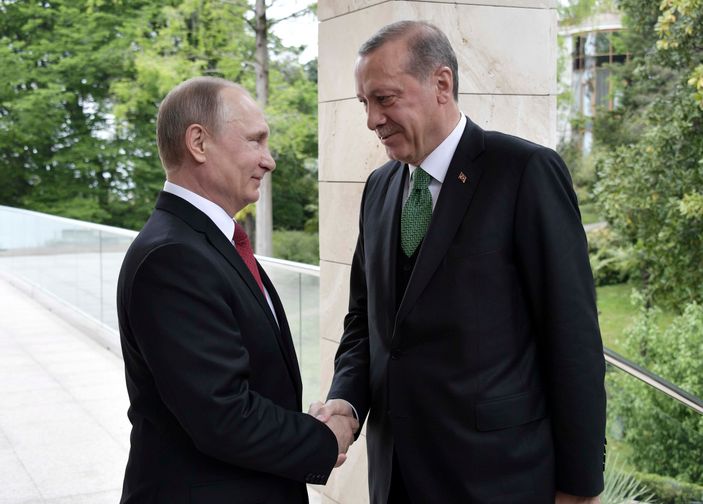 Erdoğan Rus askerlerinin fotoğraflarını Putin'e gösterdi