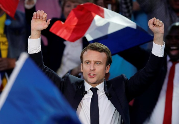 Fransa'daki anketlerde Macron önde