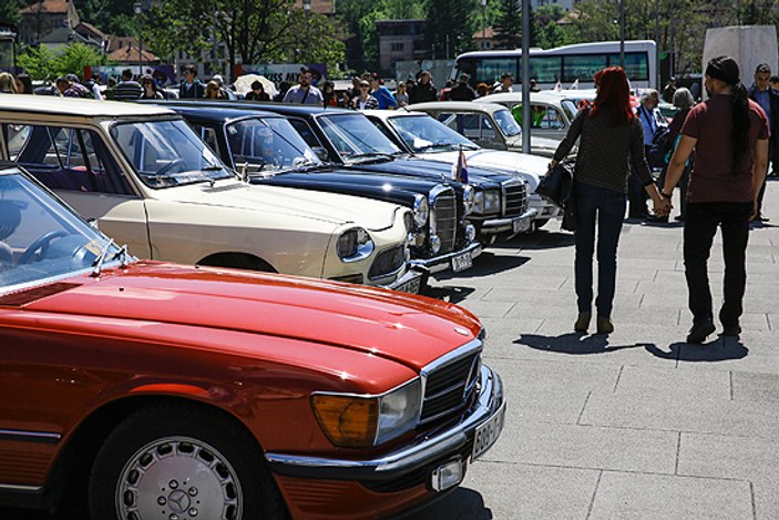 Klasik otomobil ve motosikletler Saraybosna'da buluştu