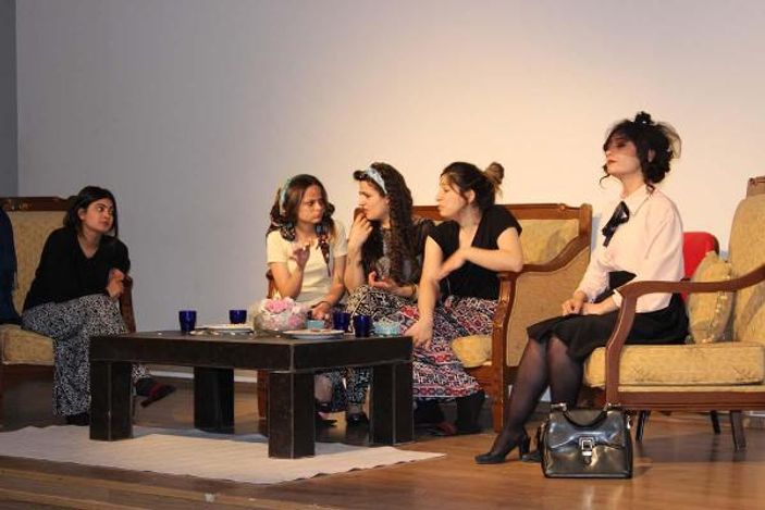 Bakkaldı, yönetmen oldu