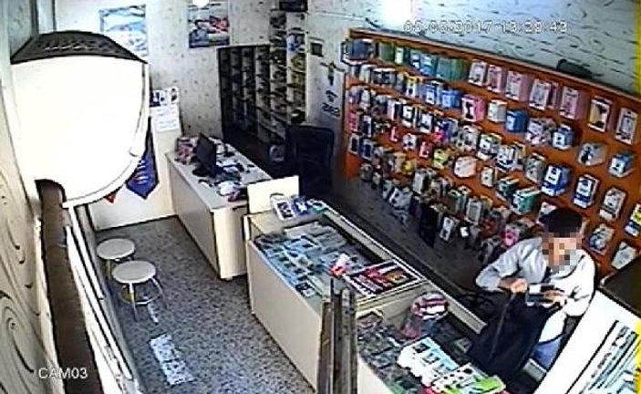İzmir'de telefon dükkanında hırsızlık