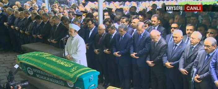 Kılıçdaroğlu Gül'ün babasının cenaze törenine katıldı