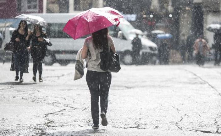 İstanbul'da aralıklı sağanak yağmur