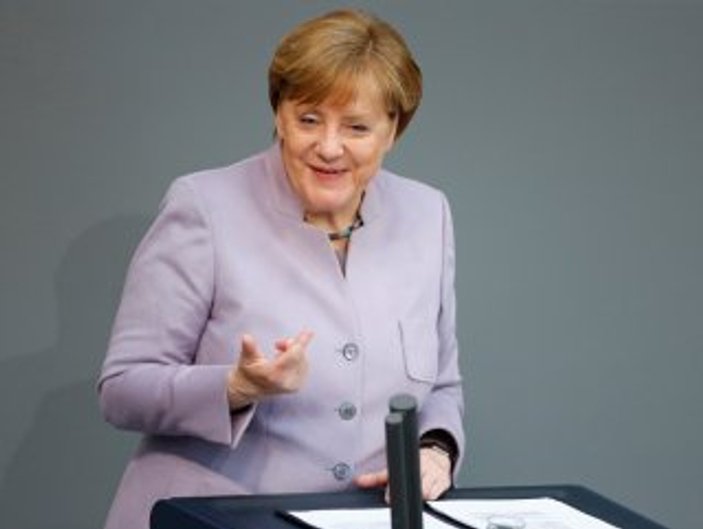 Merkel’den idam referandumu açıklaması