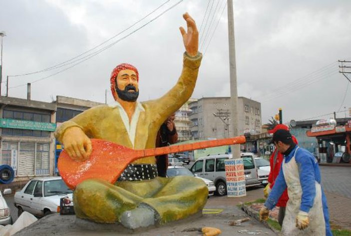 Şanlıurfa'da Şivan Perwer heykeli kırıldı