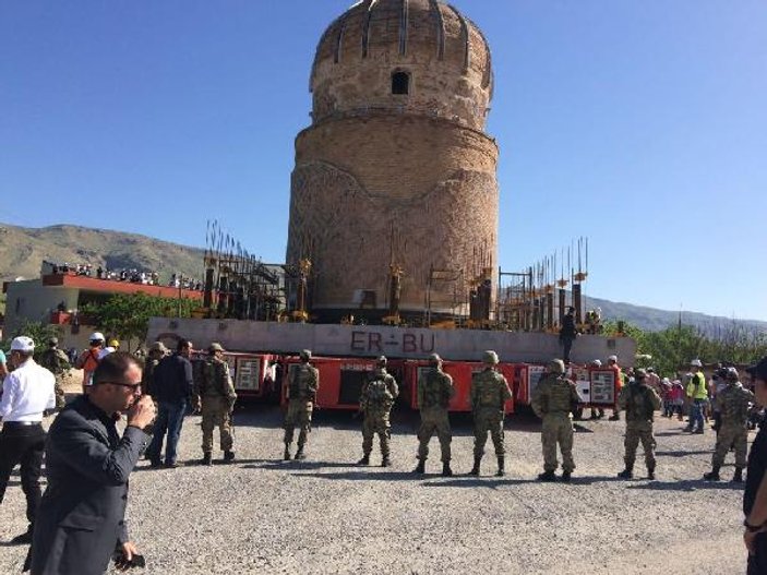 Tarihi Zeynel Bey Türbesi'nin taşınmasına başlandı